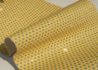 China Bom Handfeeling perfurou a tela material de couro a cor personalizada fornecedor